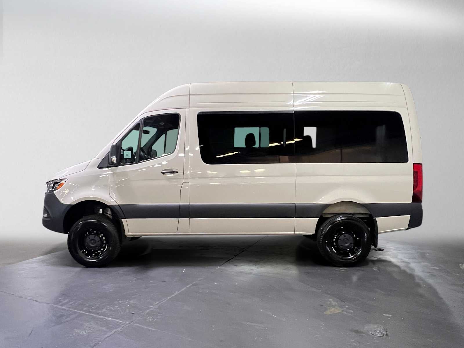 2026 Mercedes-Benz Sprinter Passenger 2500 Standard Roof I4 Diesel HO 144 AWD