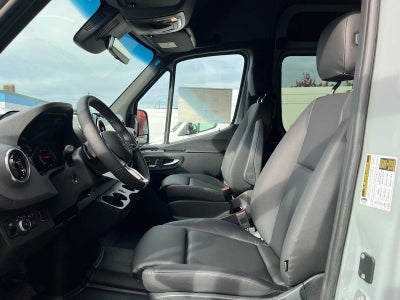 2026 Mercedes-Benz Sprinter Passenger 2500 Standard Roof I4 Diesel HO 144 AWD