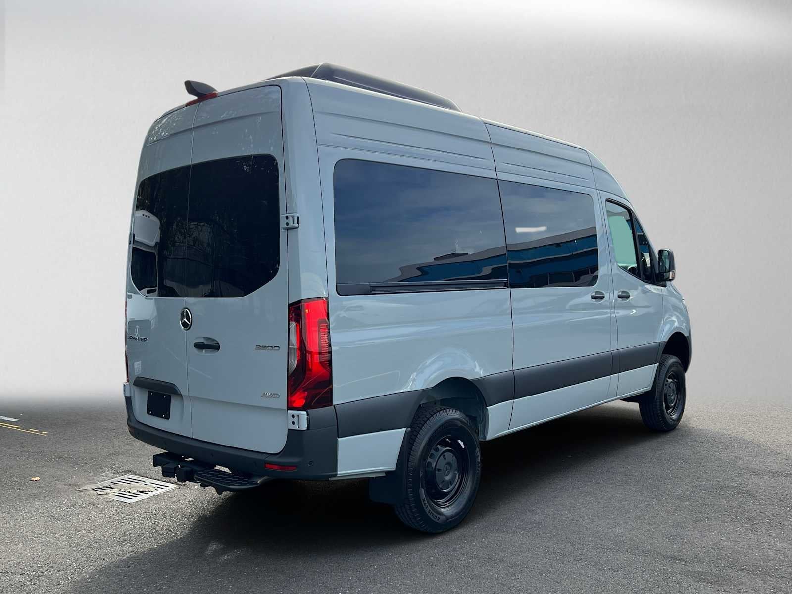 2026 Mercedes-Benz Sprinter Passenger 2500 Standard Roof I4 Diesel HO 144 AWD