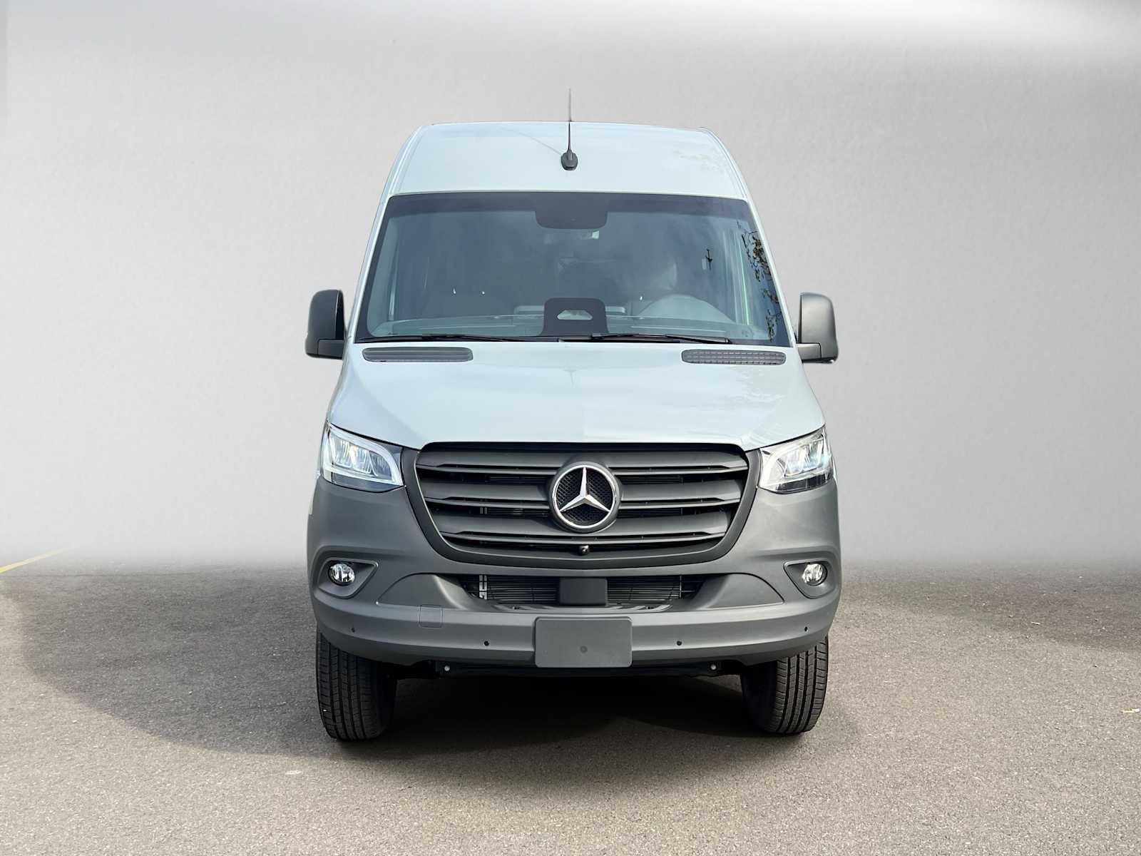 2026 Mercedes-Benz Sprinter Passenger 2500 Standard Roof I4 Diesel HO 144 AWD