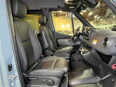 2026 Mercedes-Benz Sprinter Passenger 2500 Standard Roof I4 Diesel HO 144 AWD