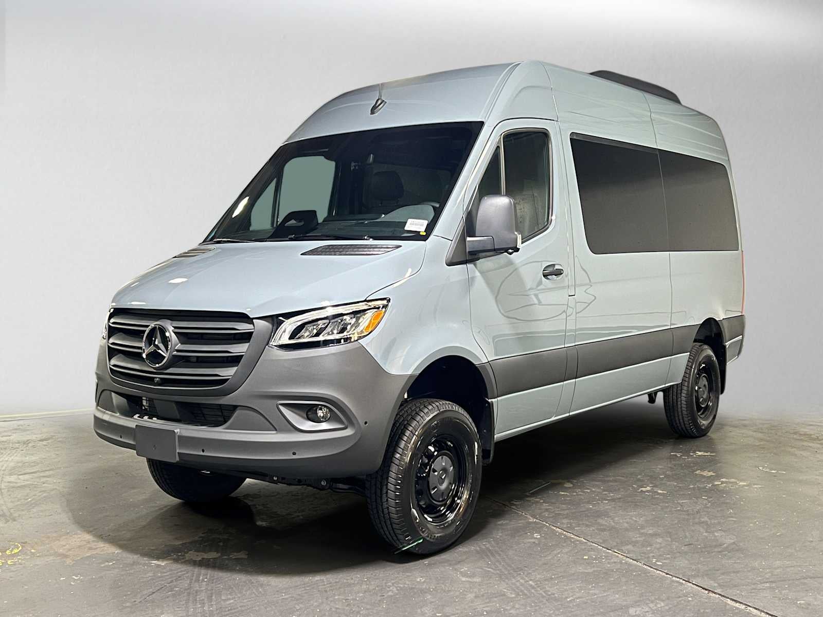 2026 Mercedes-Benz Sprinter Passenger 2500 Standard Roof I4 Diesel HO 144 AWD