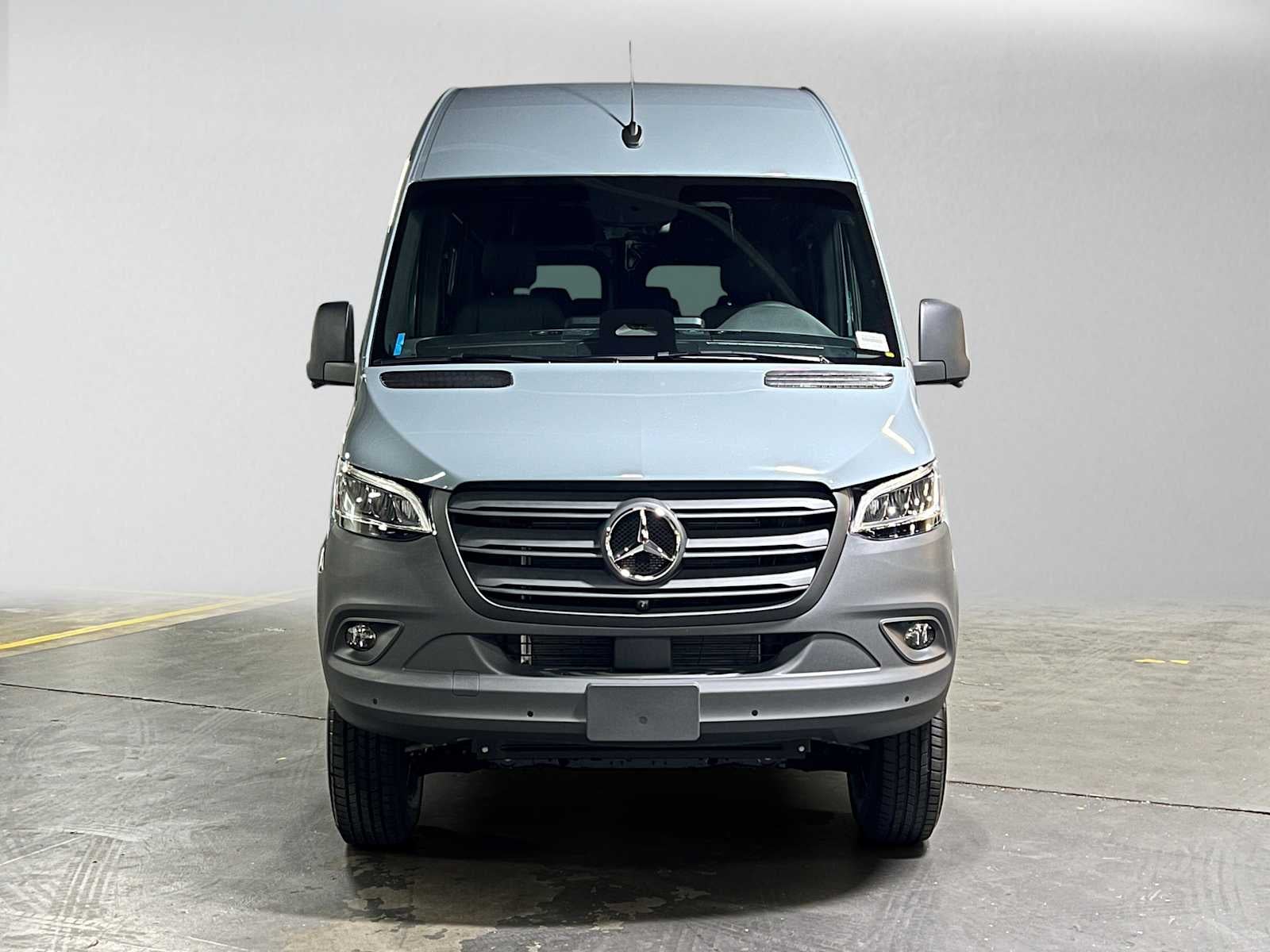 2026 Mercedes-Benz Sprinter Passenger 2500 Standard Roof I4 Diesel HO 144 AWD