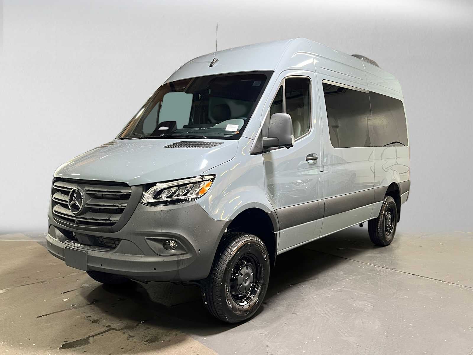 2026 Mercedes-Benz Sprinter Passenger Van 2500 Standard Roof I4 Diesel HO 144 AWD