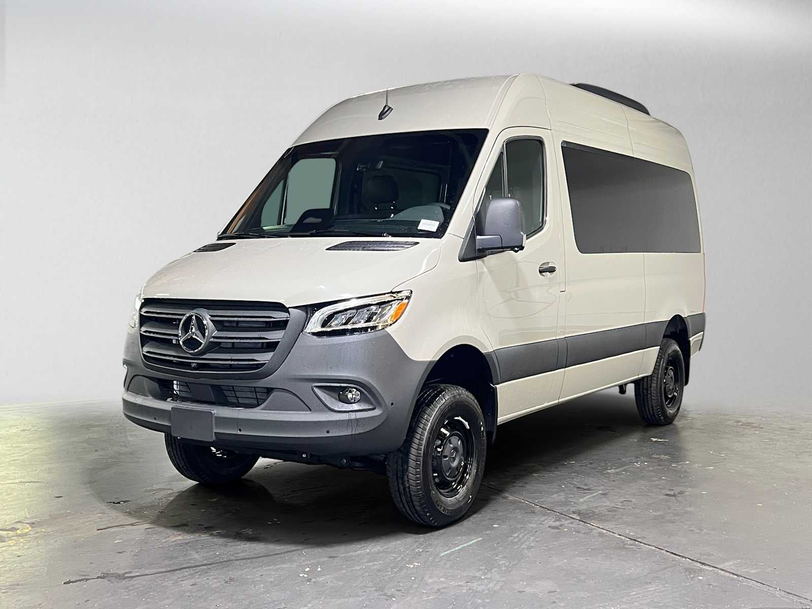 2026 Mercedes-Benz Sprinter Passenger Van 2500 Standard Roof I4 Diesel HO 144 AWD