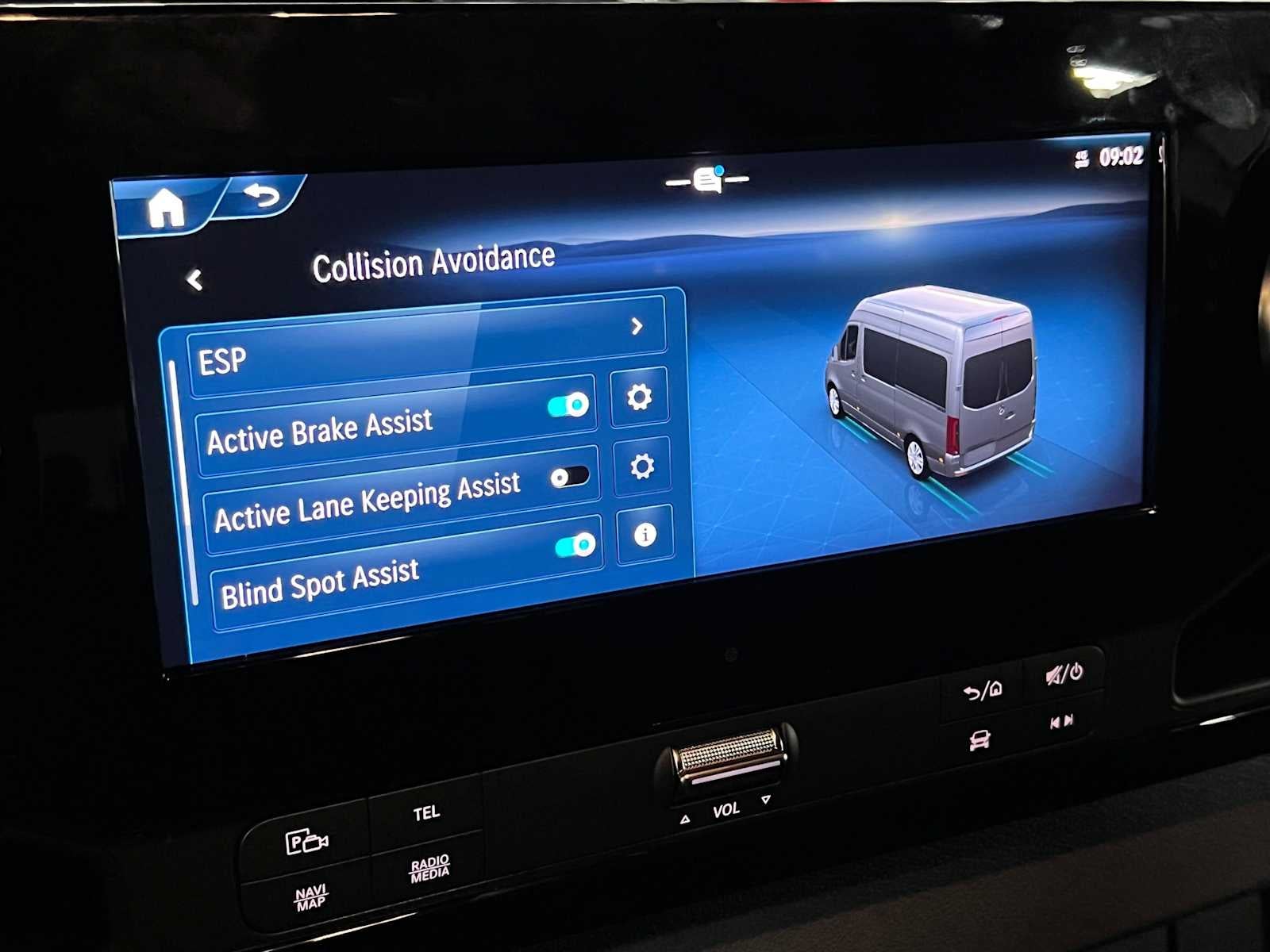 2026 Mercedes-Benz Sprinter Passenger 2500 Standard Roof I4 Diesel HO 144 AWD