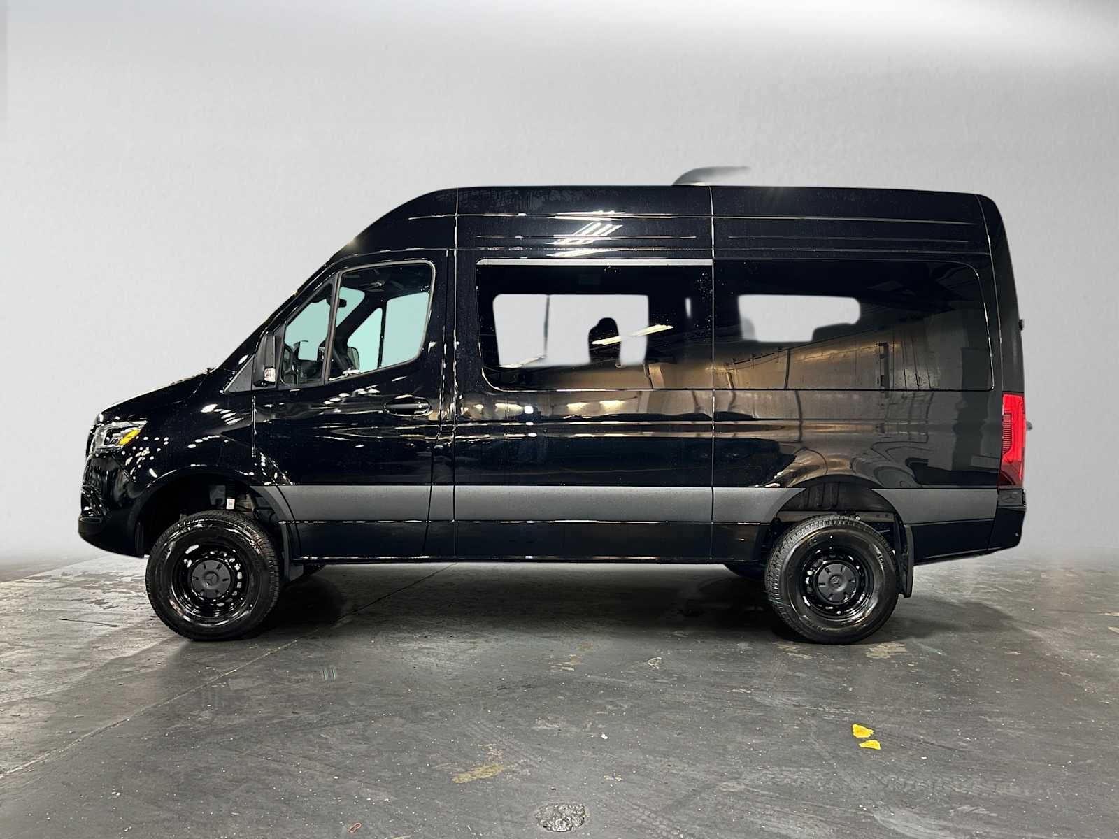2026 Mercedes-Benz Sprinter Passenger 2500 Standard Roof I4 Diesel HO 144 AWD