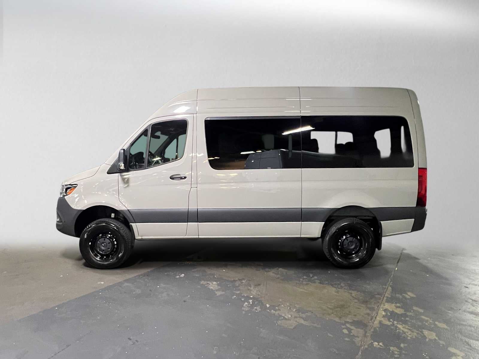 2026 Mercedes-Benz Sprinter Passenger 2500 Standard Roof I4 Diesel HO 144 AWD