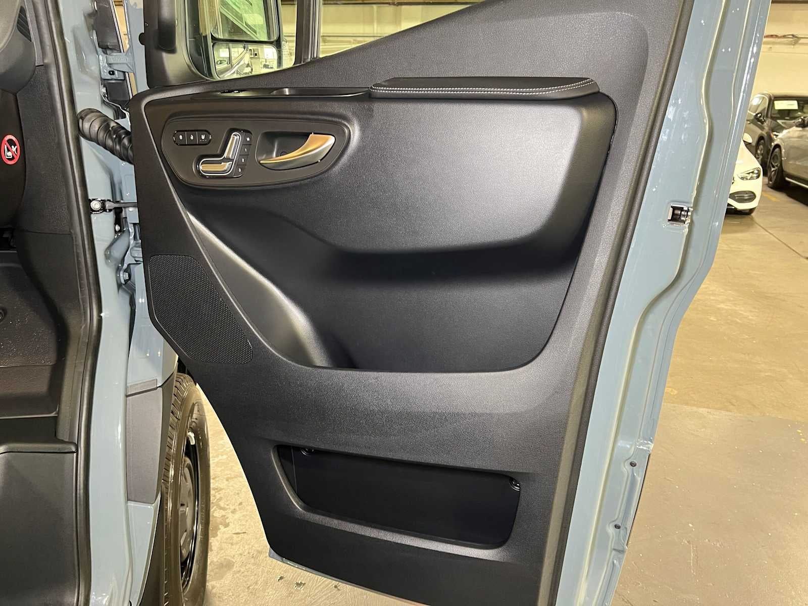 2026 Mercedes-Benz Sprinter Passenger 2500 Standard Roof I4 Diesel HO 144 AWD