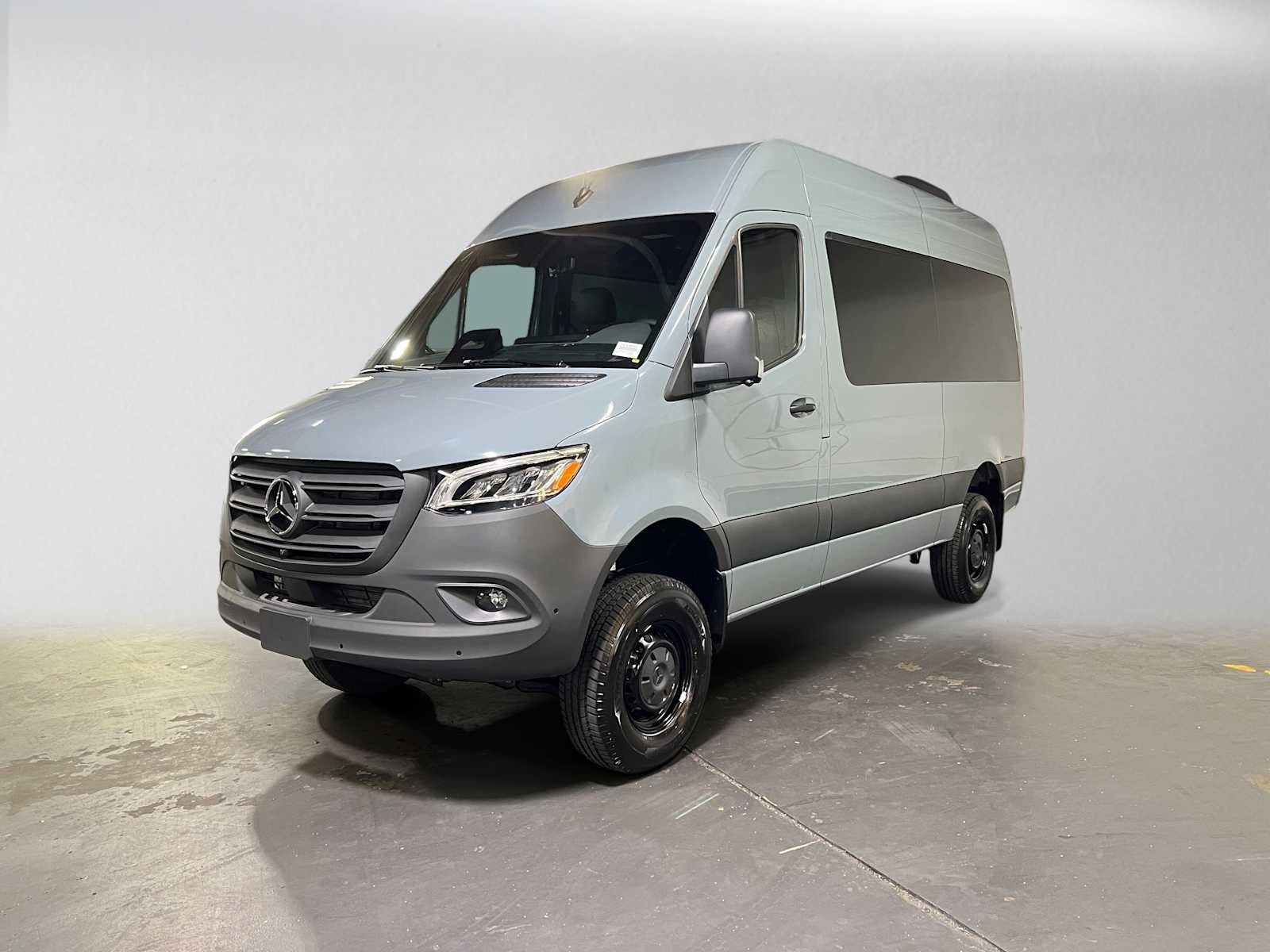 2026 Mercedes-Benz Sprinter Passenger 2500 Standard Roof I4 Diesel HO 144 AWD