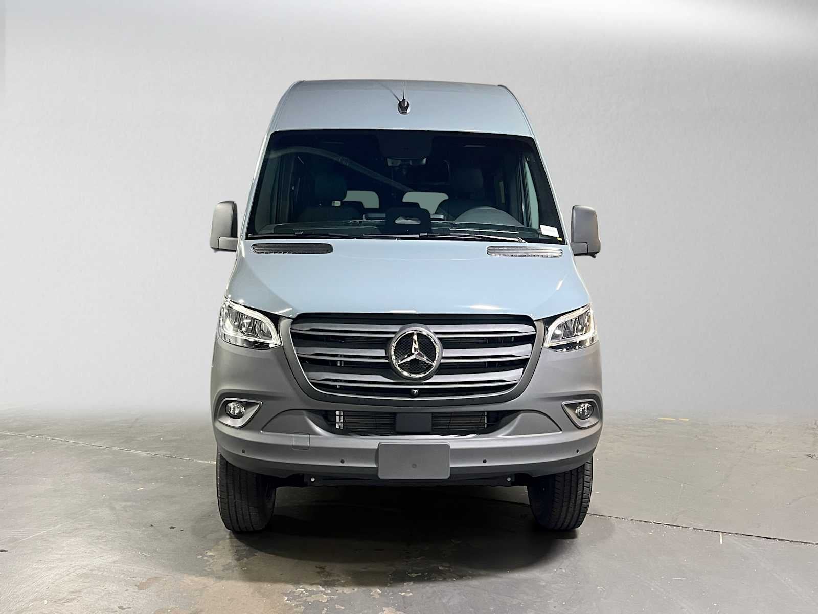 2026 Mercedes-Benz Sprinter Passenger 2500 Standard Roof I4 Diesel HO 144 AWD