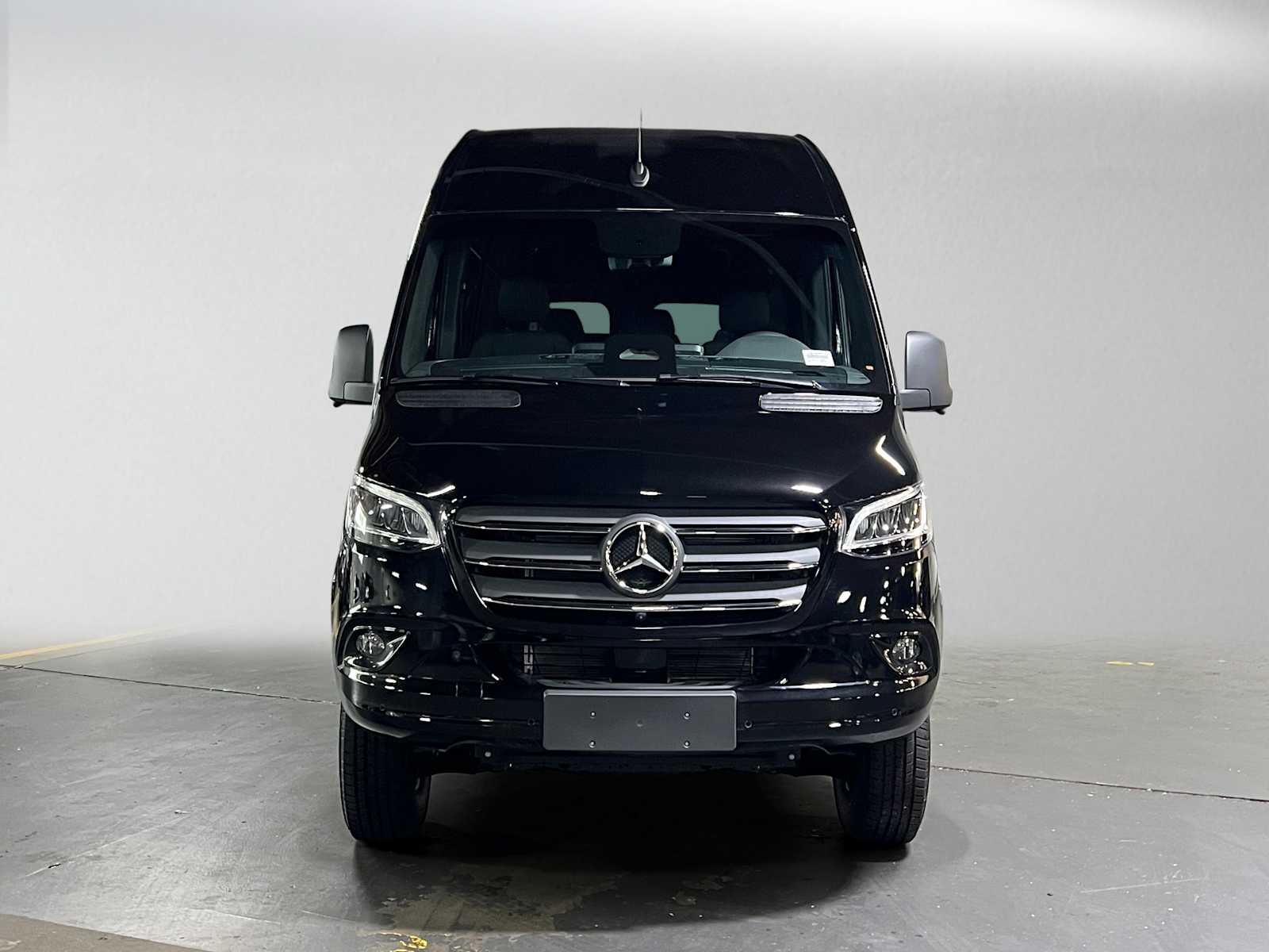 2026 Mercedes-Benz Sprinter Passenger Van 2500 Standard Roof I4 Diesel HO 144 AWD