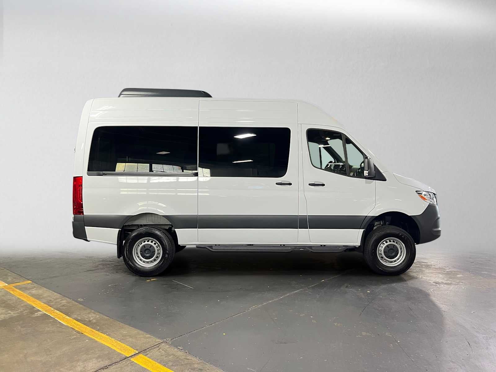 2025 Mercedes-Benz Sprinter Passenger Van 2500 Standard Roof I4 Diesel HO 144 AWD