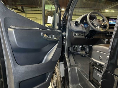 2026 Mercedes-Benz Sprinter Passenger Van 2500 Standard Roof I4 Diesel HO 144 AWD