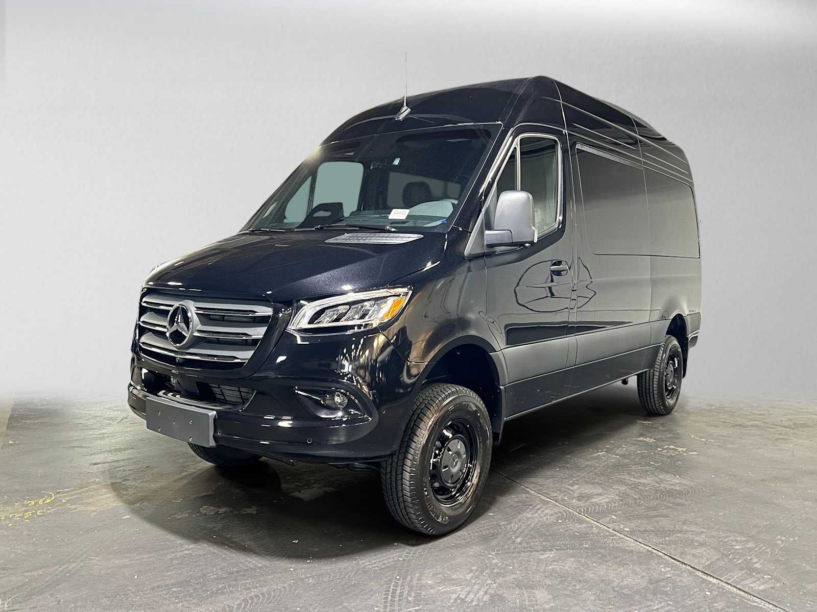 2026 Mercedes-Benz Sprinter Passenger Van 2500 Standard Roof I4 Diesel HO 144 AWD
