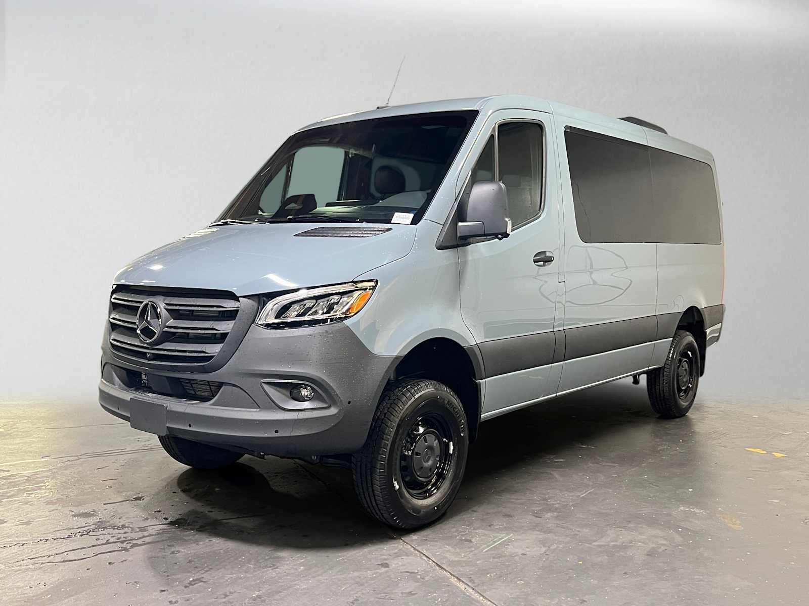 2026 Mercedes-Benz Sprinter Passenger Van 2500 Standard Roof I4 Diesel HO 144 AWD