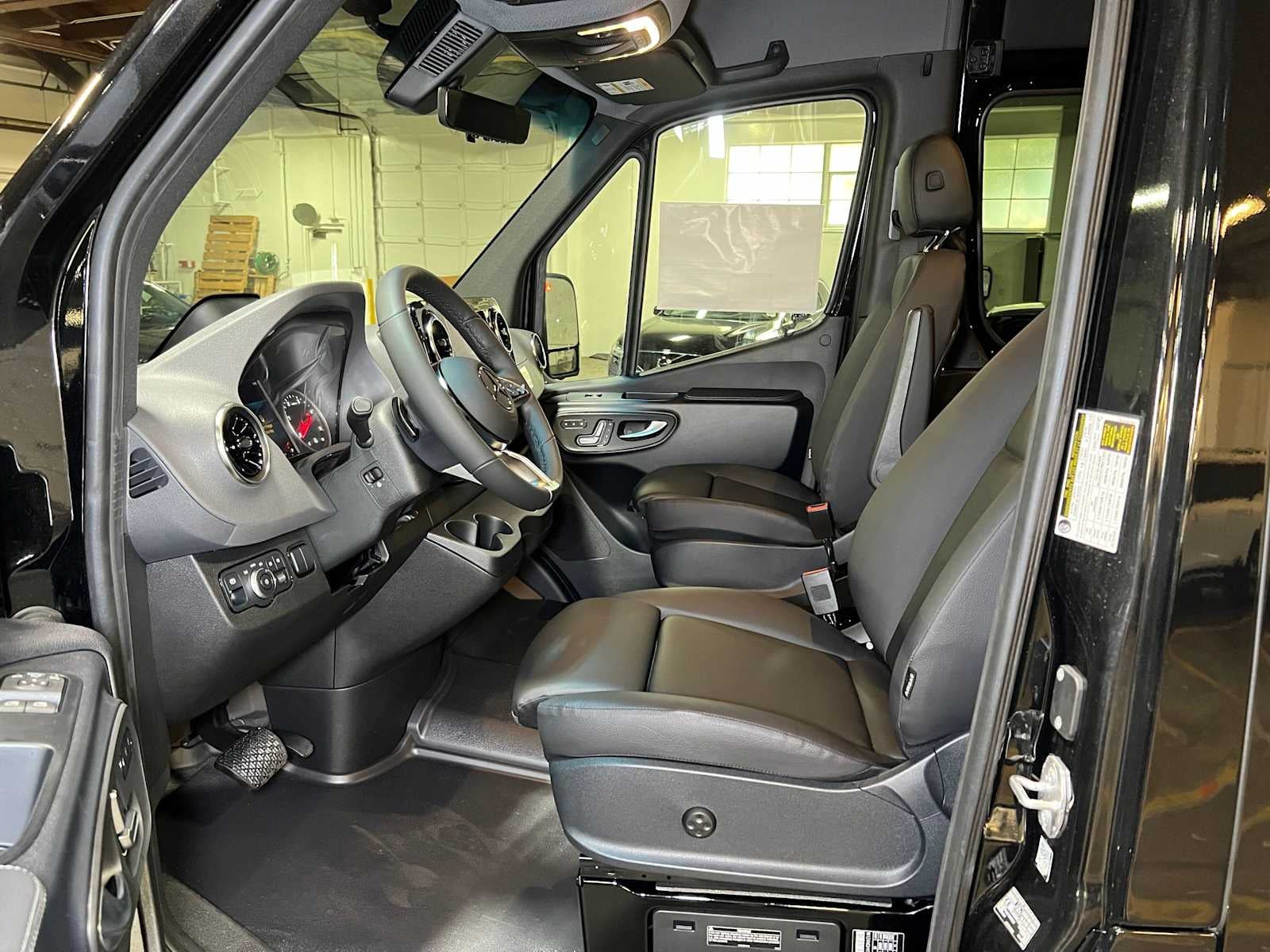 2026 Mercedes-Benz Sprinter Passenger Van 2500 High Roof I4 Diesel HO 170 RWD