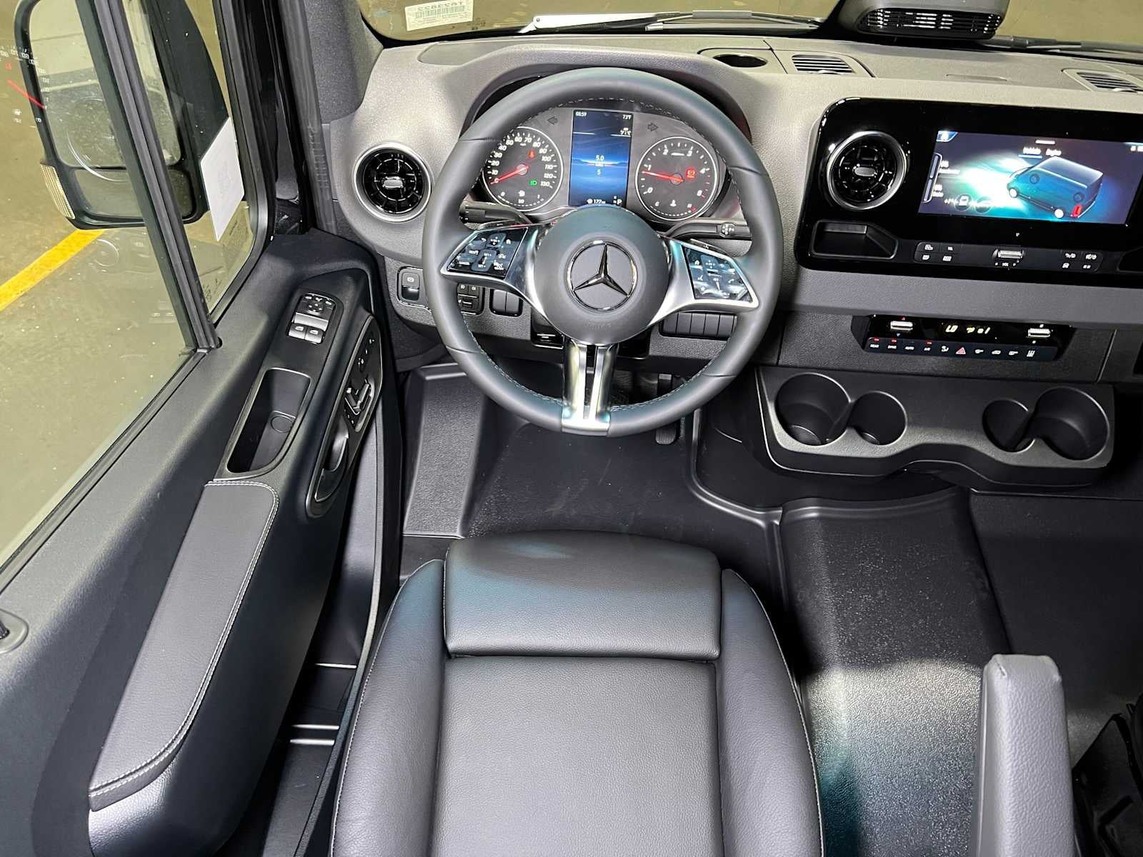 2026 Mercedes-Benz Sprinter Passenger Van 2500 High Roof I4 Diesel HO 170 RWD