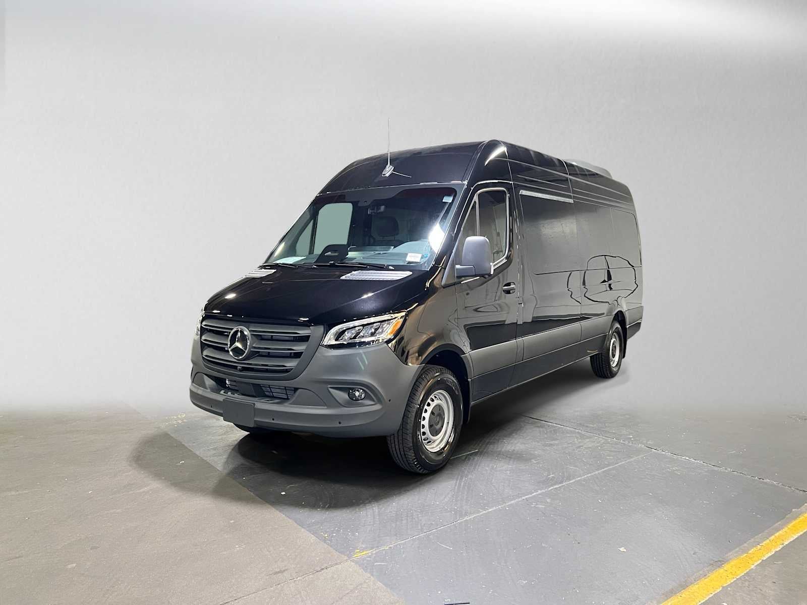 2026 Mercedes-Benz Sprinter Passenger Van 2500 High Roof I4 Diesel HO 170 RWD