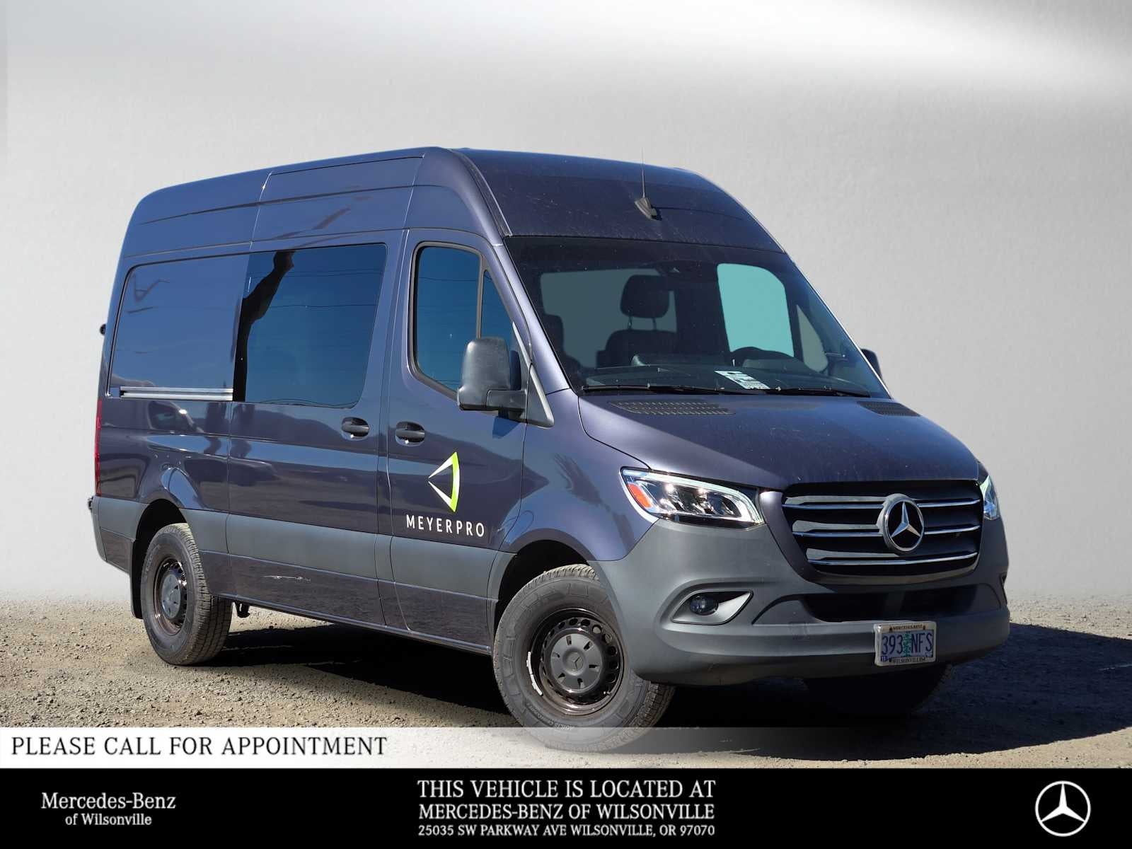 2021 Mercedes-Benz Sprinter Crew Van 2500 Standard Roof I4 144 RWD