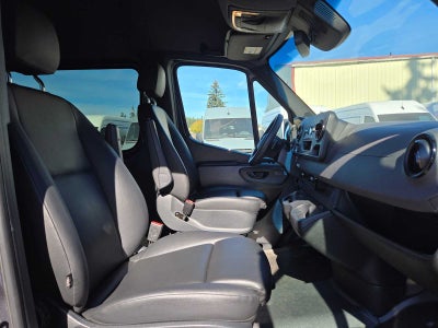 2021 Mercedes-Benz Sprinter Crew Van 2500 Standard Roof I4 144 RWD