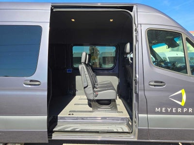 2021 Mercedes-Benz Sprinter Crew Van 2500 Standard Roof I4 144 RWD