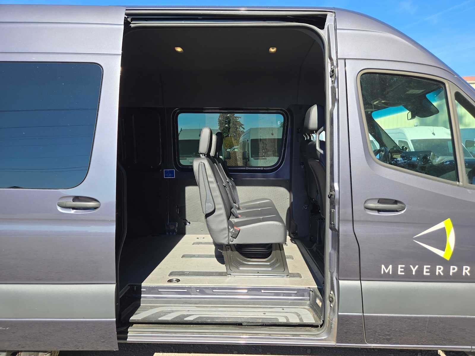 2021 Mercedes-Benz Sprinter Crew Van 2500 Standard Roof I4 144 RWD