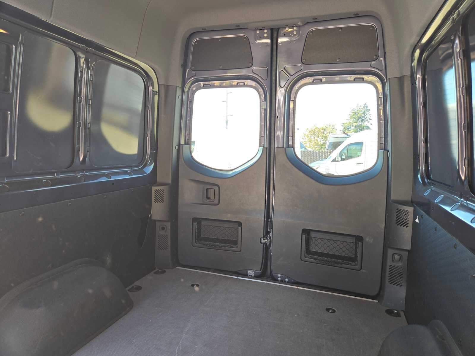 2021 Mercedes-Benz Sprinter Crew Van 2500 Standard Roof I4 144 RWD