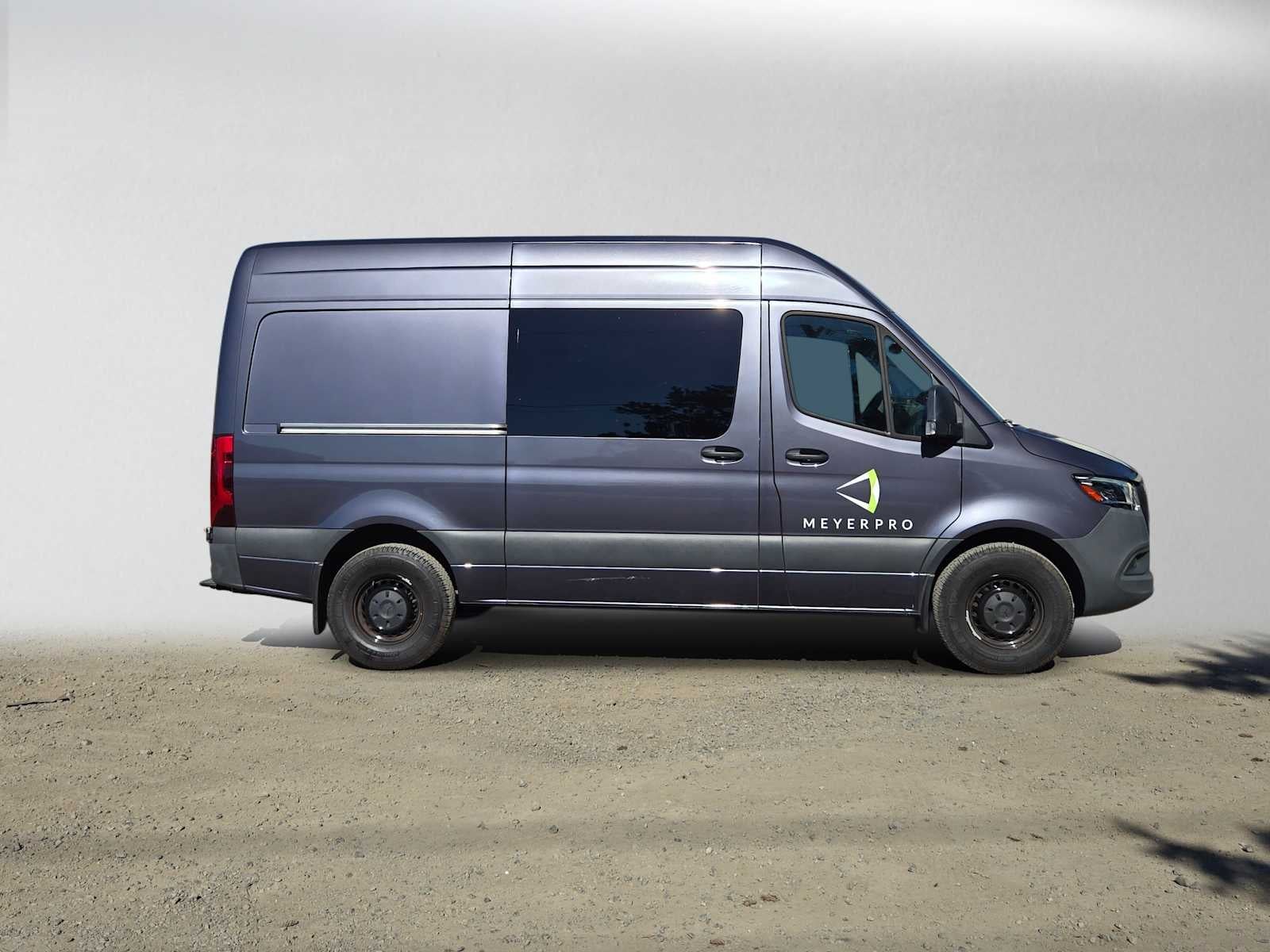 2021 Mercedes-Benz Sprinter Crew Van 2500 Standard Roof I4 144 RWD