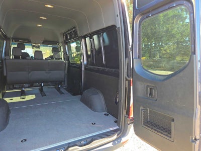 2021 Mercedes-Benz Sprinter Crew Van 2500 Standard Roof I4 144 RWD