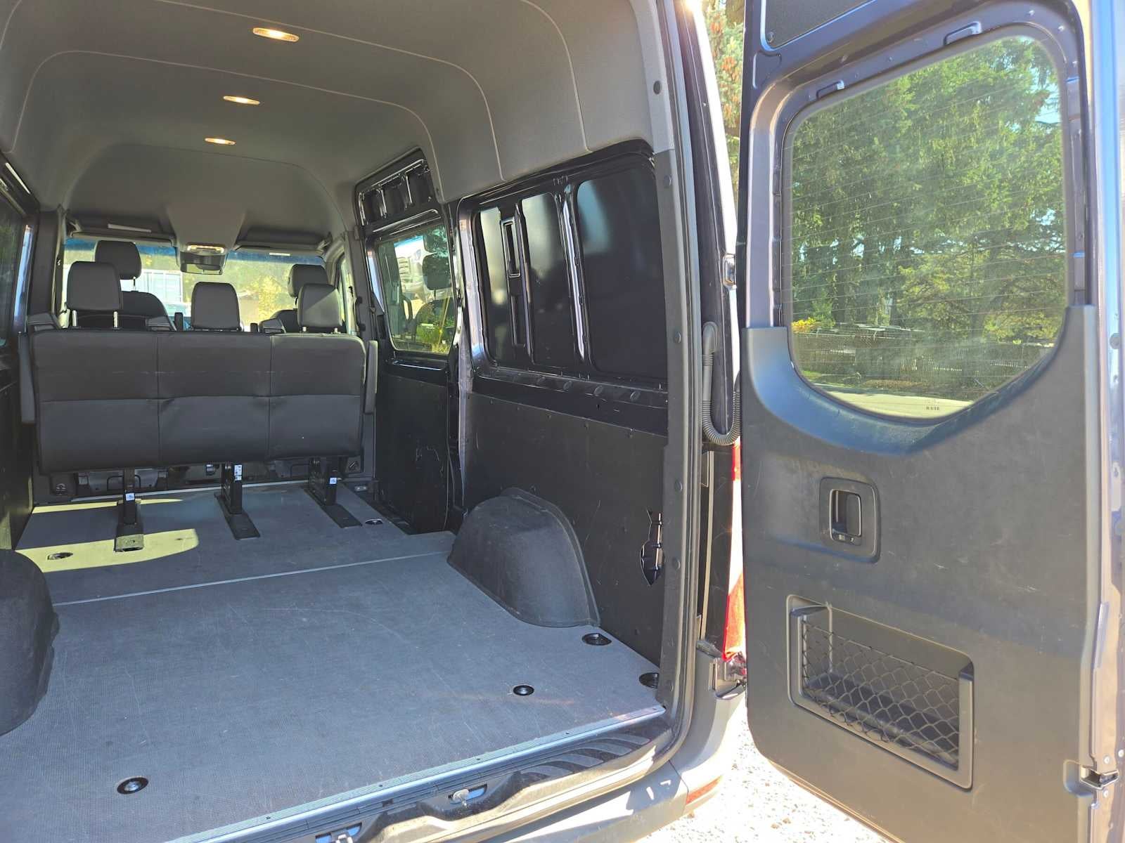 2021 Mercedes-Benz Sprinter Crew Van 2500 Standard Roof I4 144 RWD