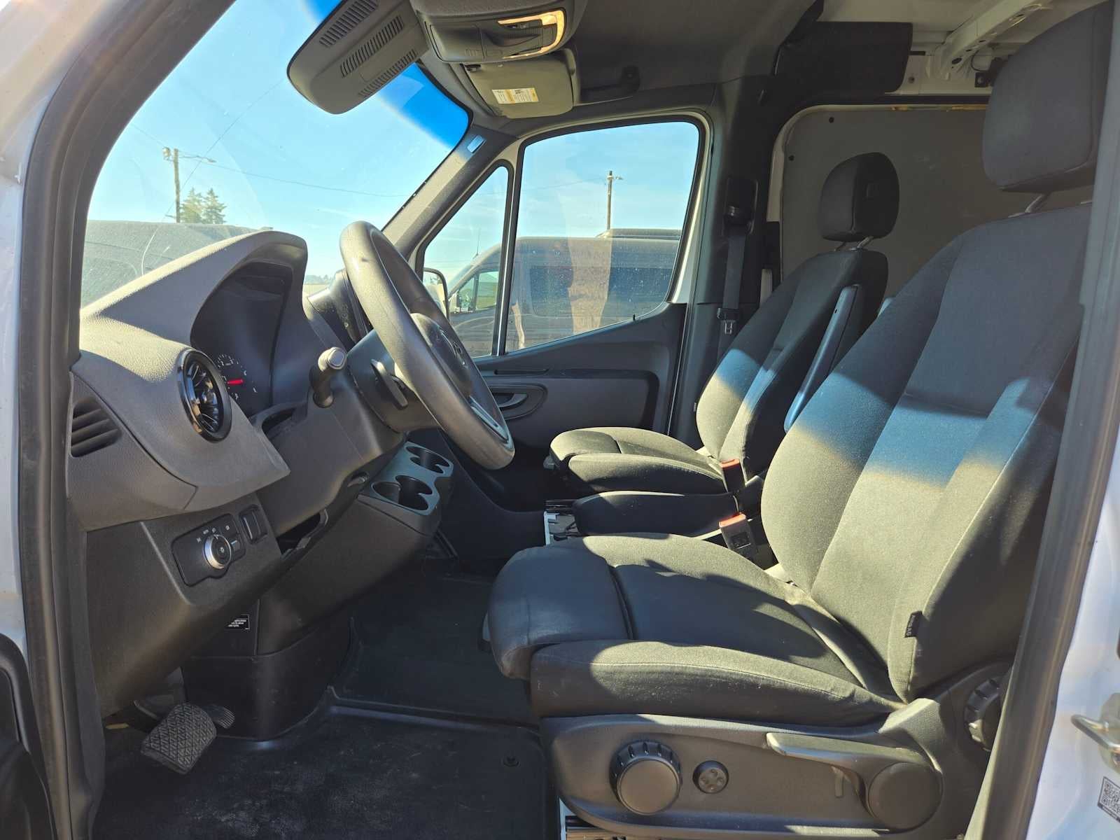 2020 Mercedes-Benz Sprinter Cargo 2500 Standard Roof V6 144 RWD