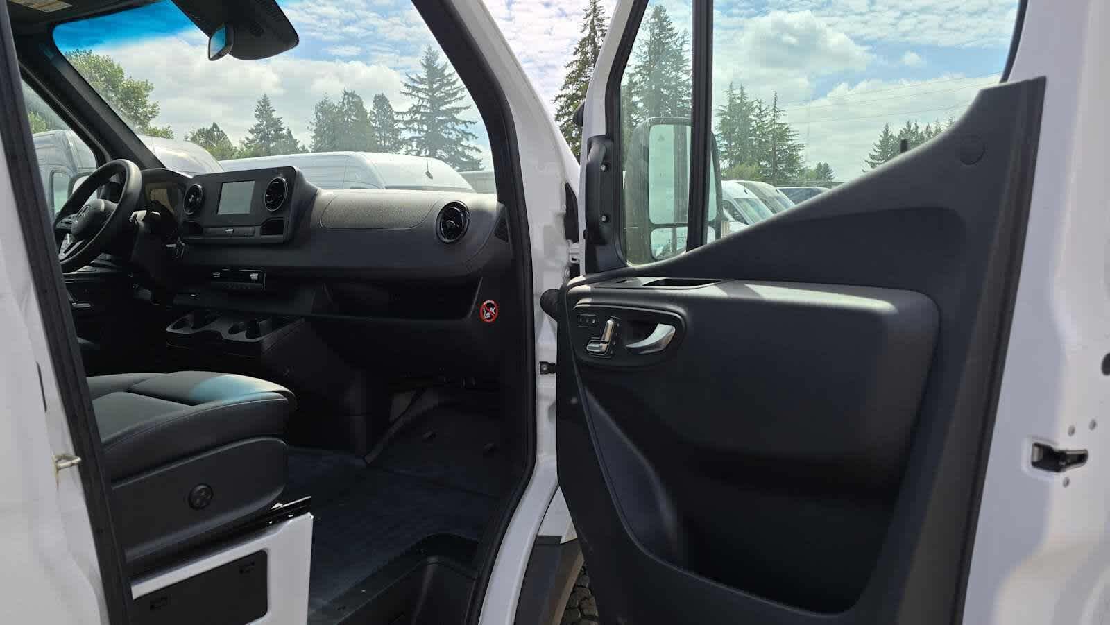 2020 Mercedes-Benz Sprinter Crew Van 2500 High Roof V6 170 4WD
