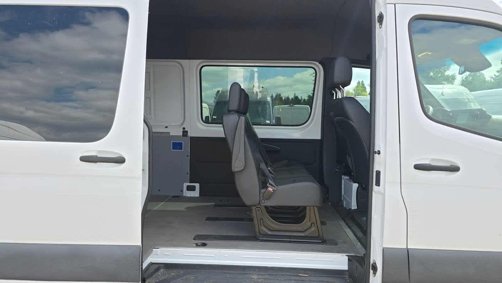 2020 Mercedes-Benz Sprinter Crew Van 2500 High Roof V6 170 4WD