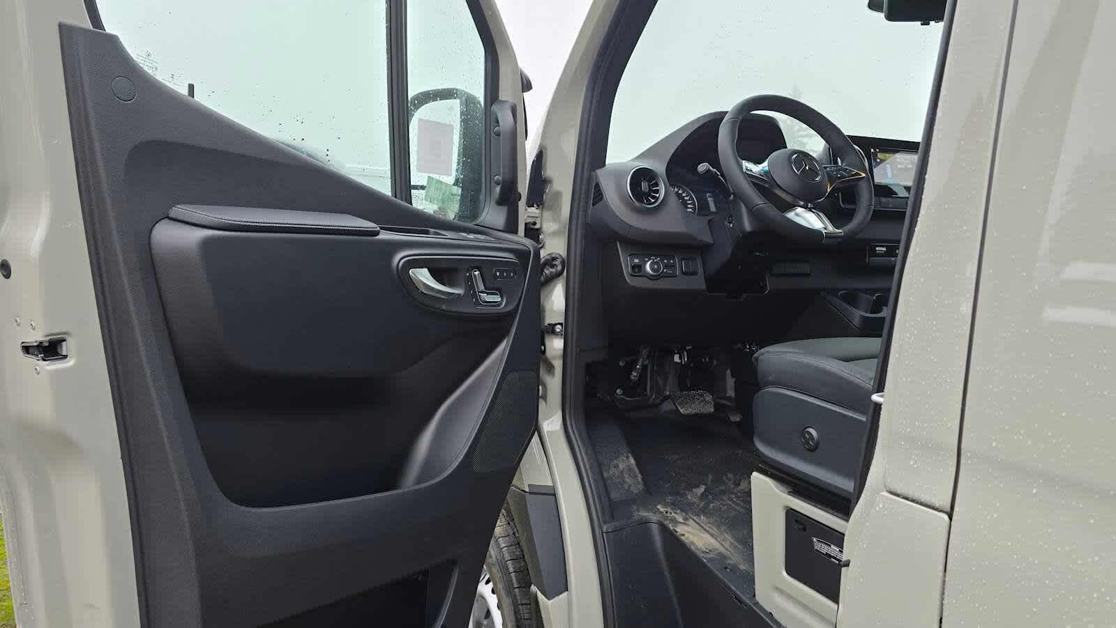 2026 Mercedes-Benz Sprinter 2500 Standard Roof I4 Diesel HO 144" AWD