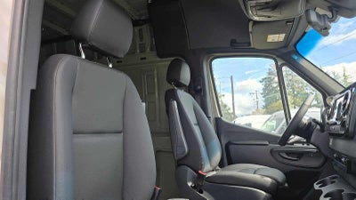 2026 Mercedes-Benz Sprinter 2500 Standard Roof I4 Diesel HO 144 AWD