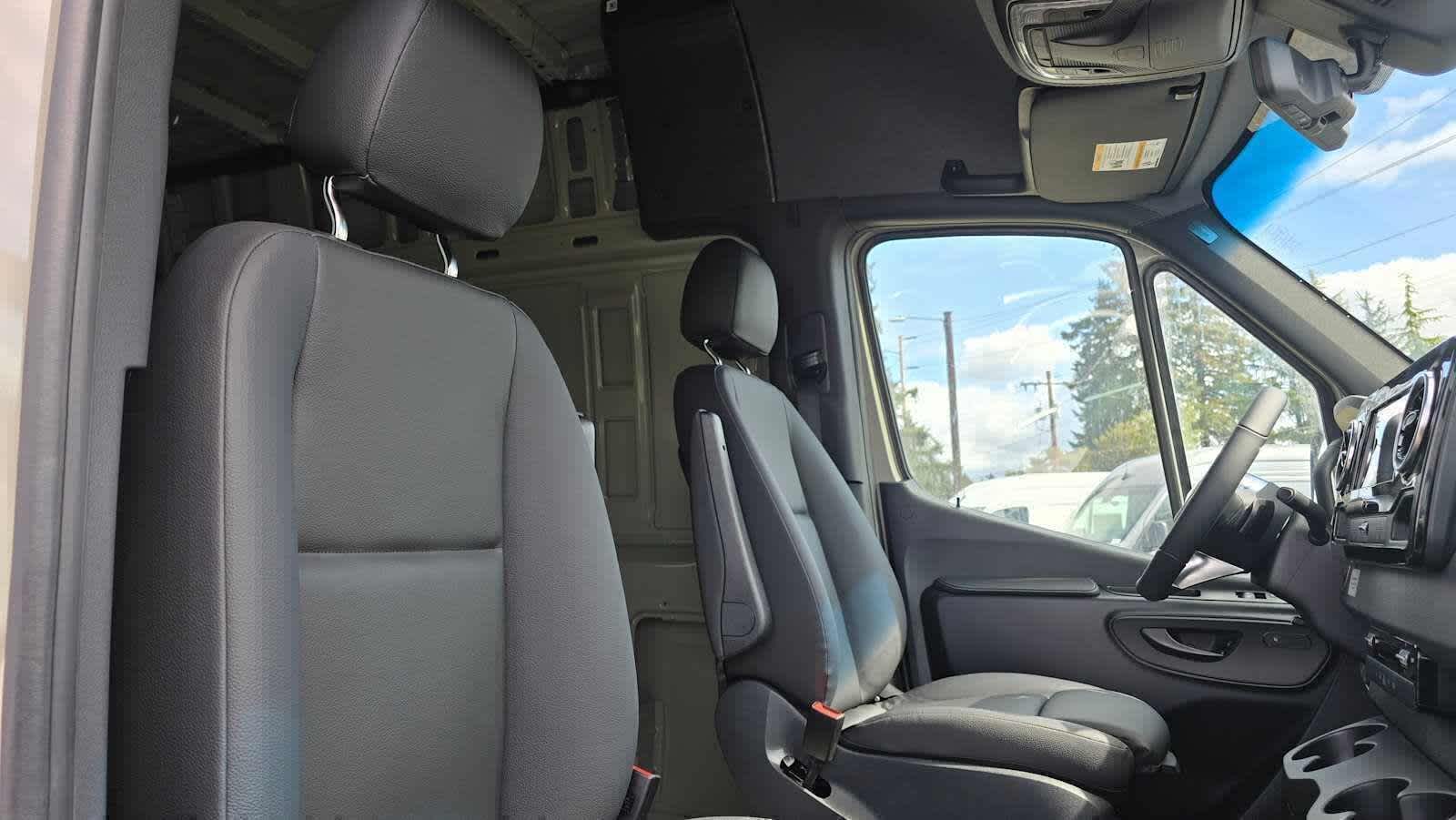 2026 Mercedes-Benz Sprinter 2500 Standard Roof I4 Diesel HO 144 AWD