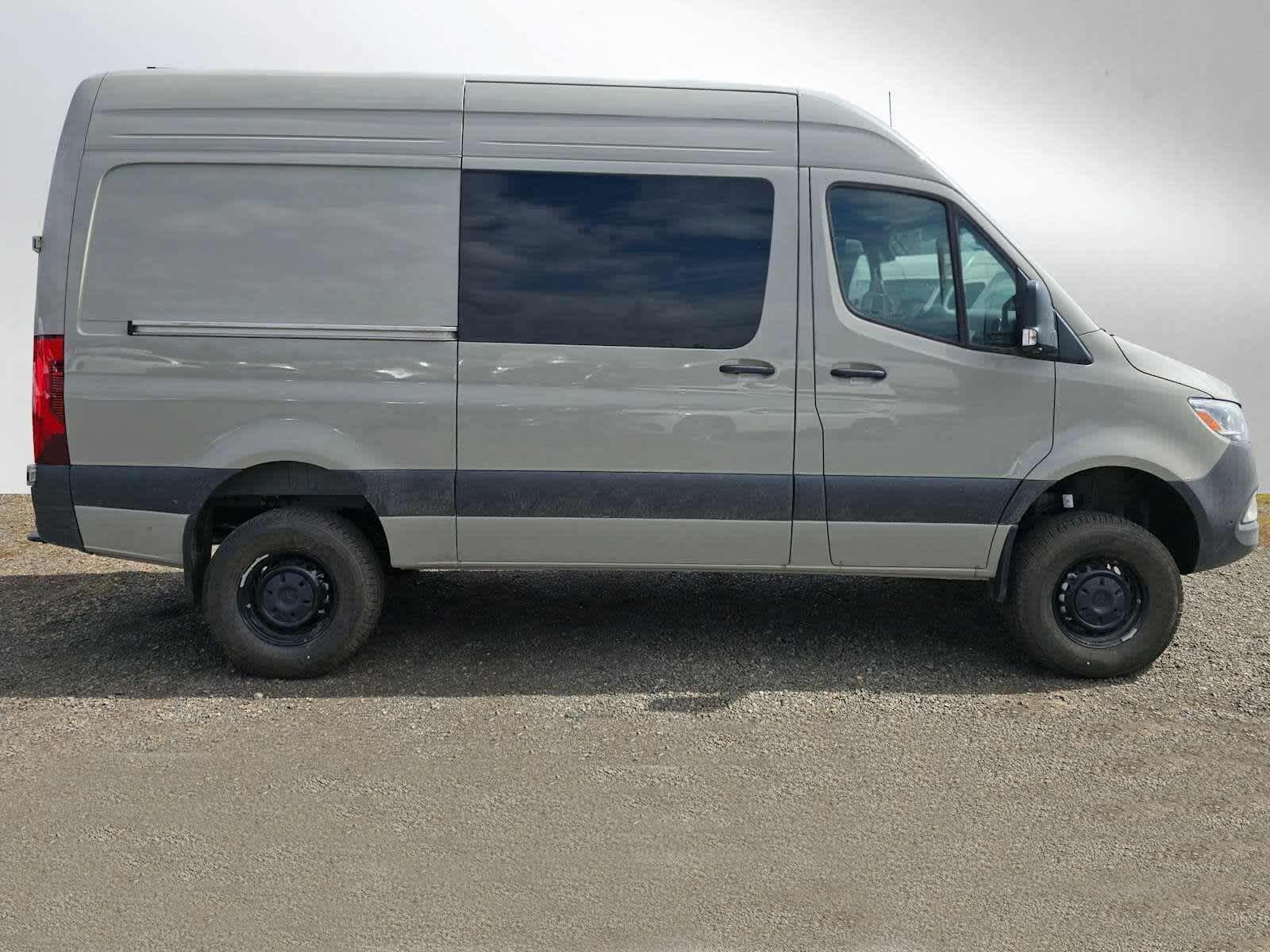 2026 Mercedes-Benz Sprinter 2500 Standard Roof I4 Diesel HO 144 AWD