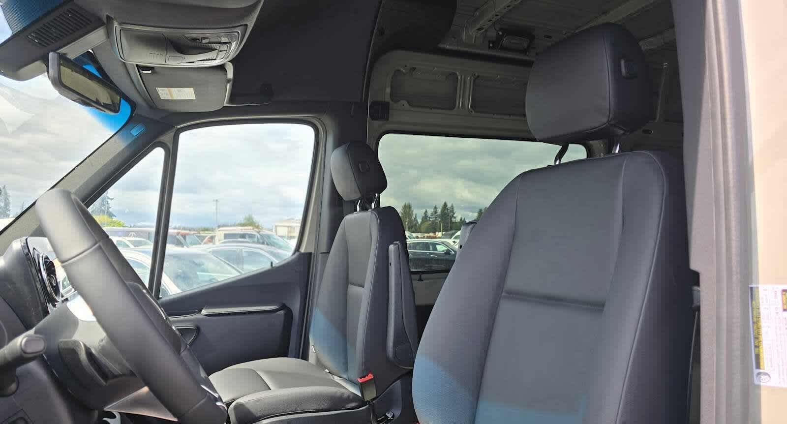 2026 Mercedes-Benz Sprinter 2500 Standard Roof I4 Diesel HO 144 AWD