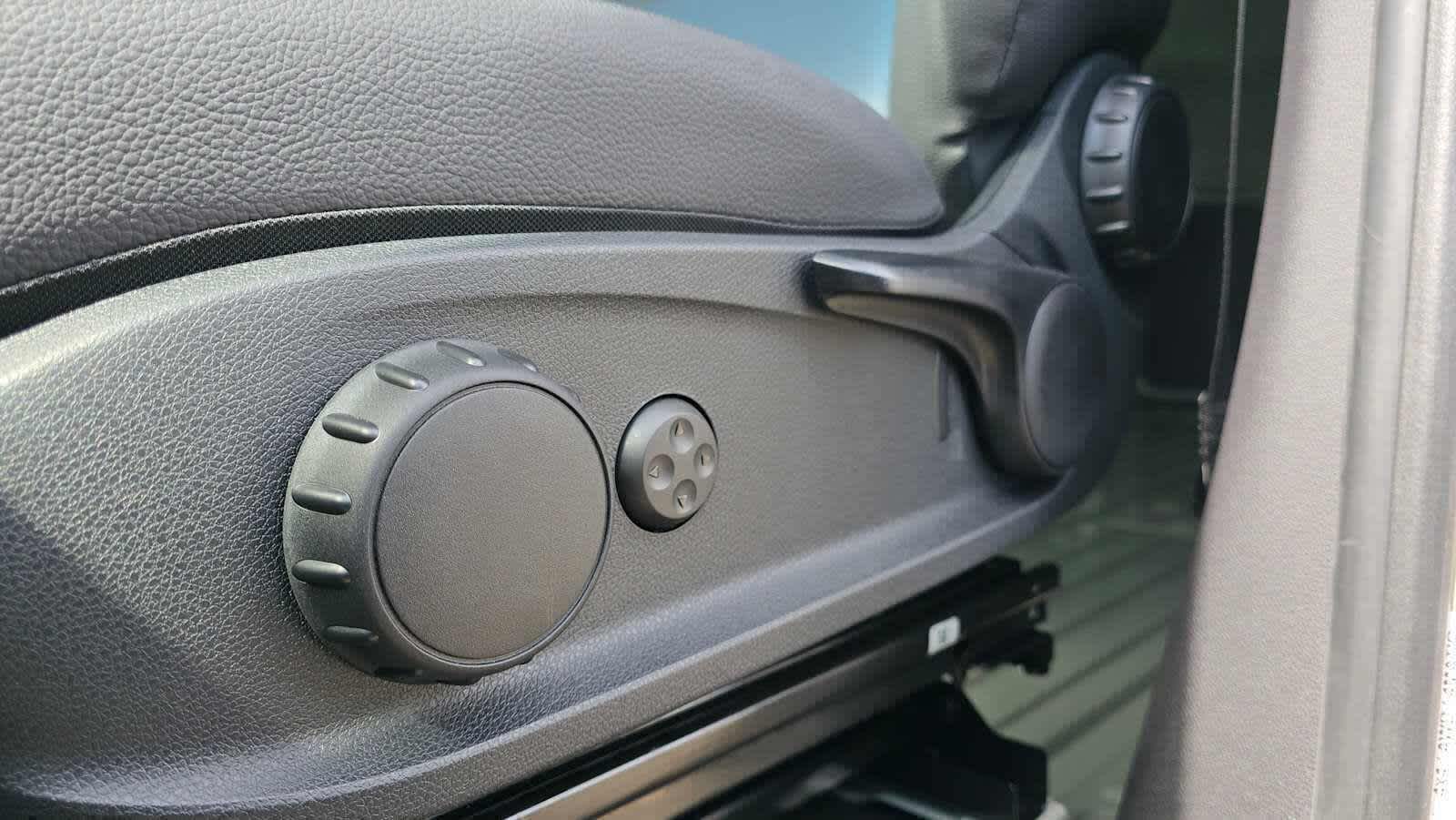 2026 Mercedes-Benz Sprinter 2500 Standard Roof I4 Diesel HO 144 AWD