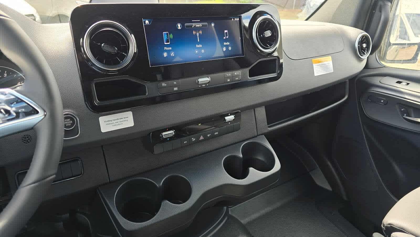 2026 Mercedes-Benz Sprinter 2500 Standard Roof I4 Diesel HO 144 AWD