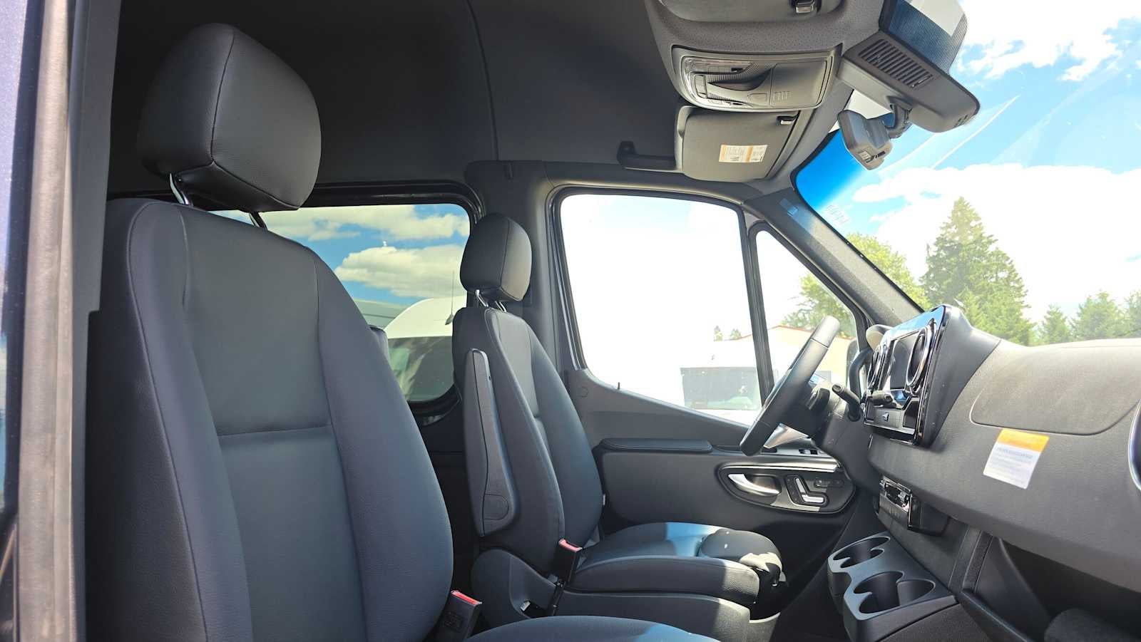 2026 Mercedes-Benz Sprinter 2500 Standard Roof I4 Diesel HO 144 AWD