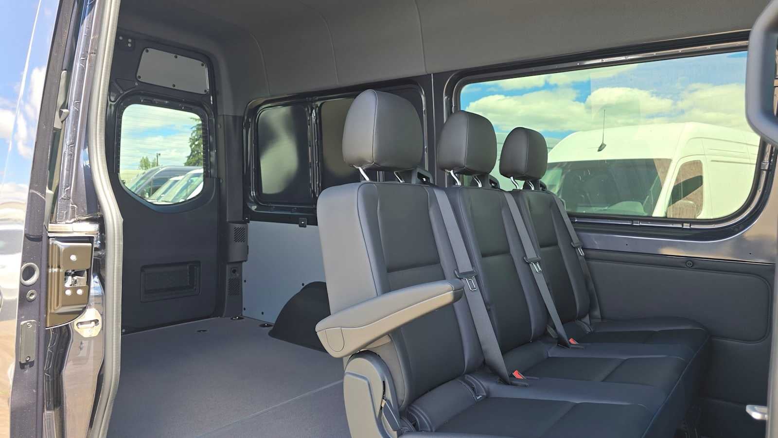 2026 Mercedes-Benz Sprinter 2500 Standard Roof I4 Diesel HO 144 AWD