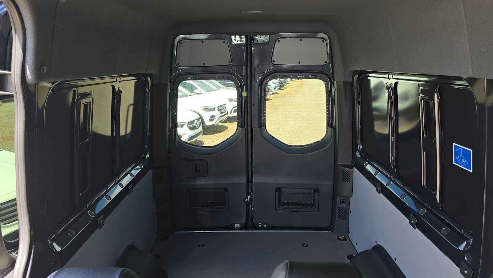 2026 Mercedes-Benz Sprinter 2500 Standard Roof I4 Diesel HO 144 AWD
