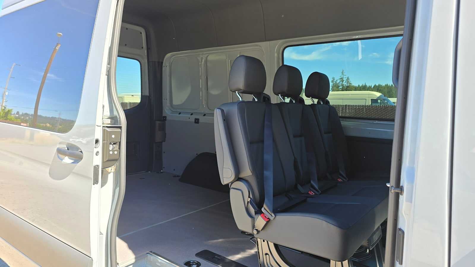 2026 Mercedes-Benz Sprinter 2500 Standard Roof I4 Diesel HO 144 AWD