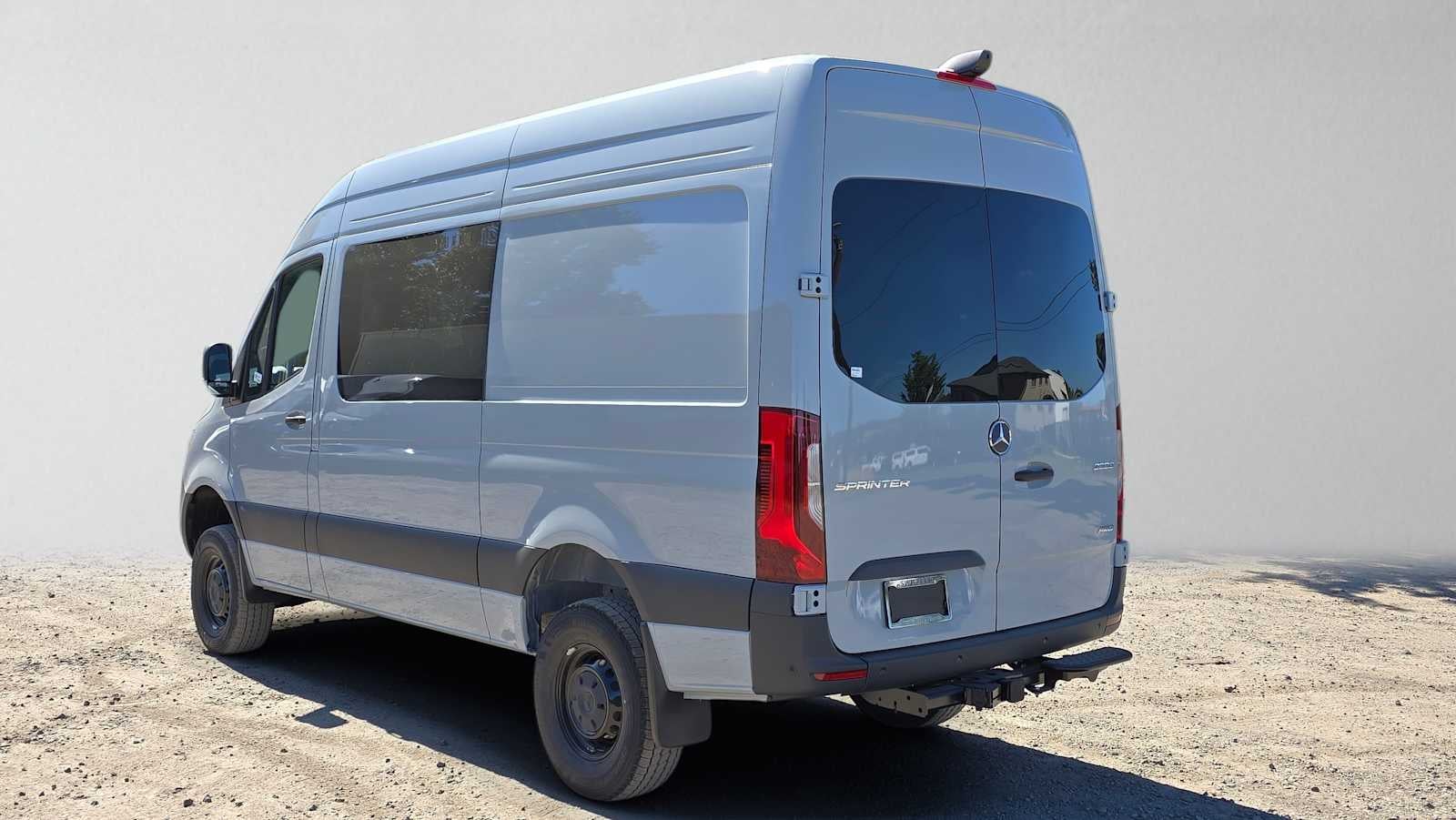 2026 Mercedes-Benz Sprinter 2500 Standard Roof I4 Diesel HO 144 AWD