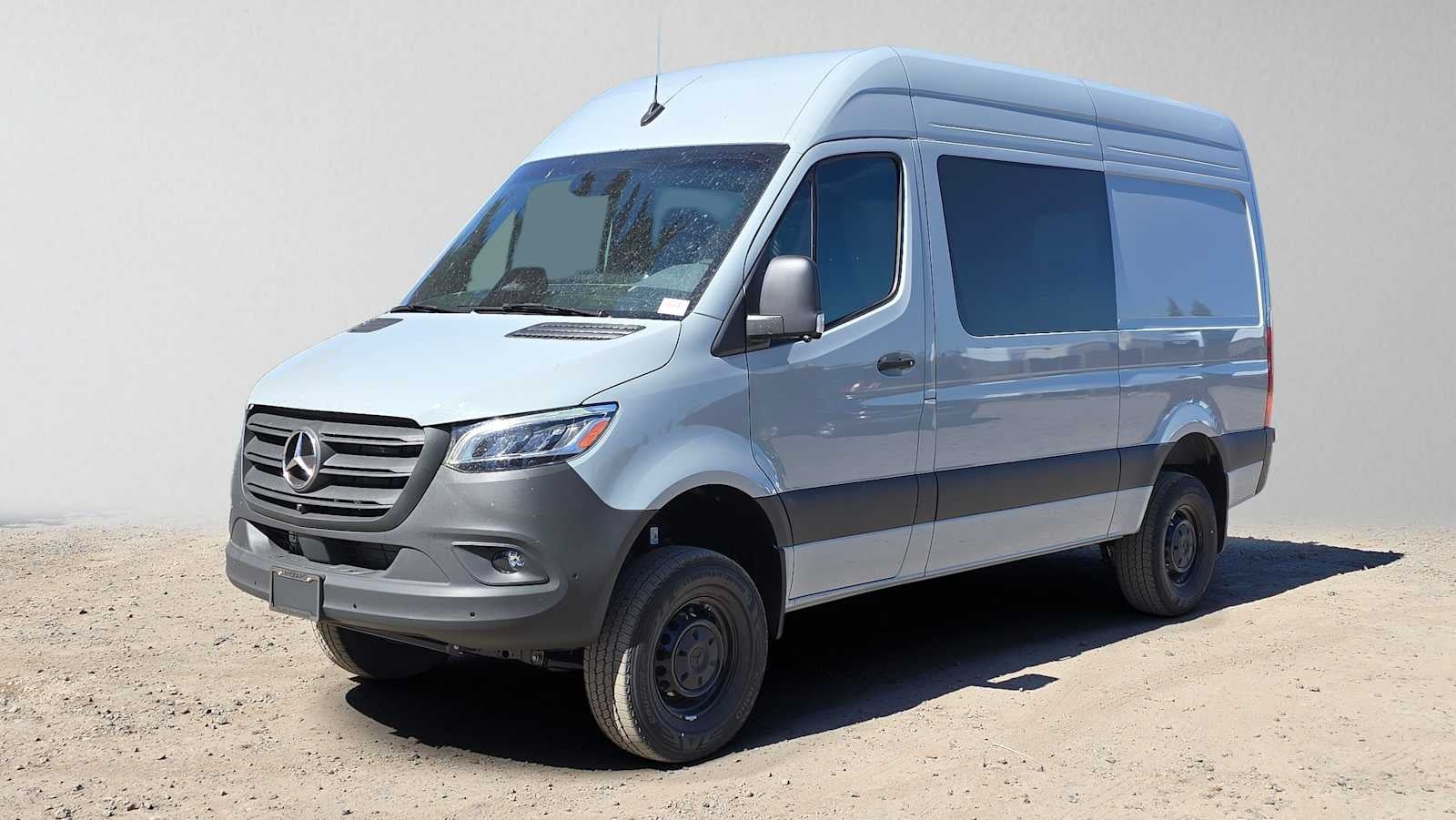 2026 Mercedes-Benz Sprinter 2500 Standard Roof I4 Diesel HO 144 AWD