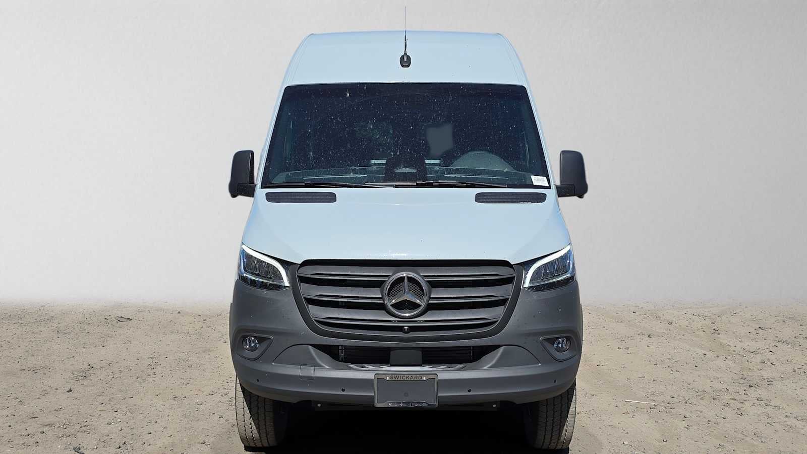 2026 Mercedes-Benz Sprinter 2500 Standard Roof I4 Diesel HO 144 AWD