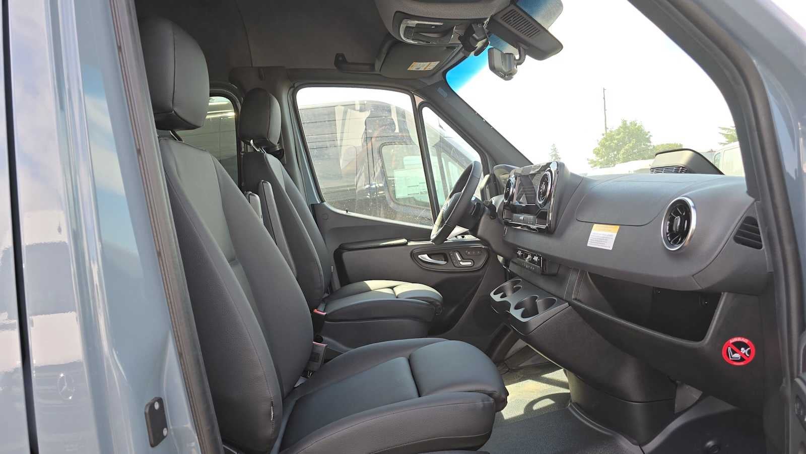 2026 Mercedes-Benz Sprinter 2500 Standard Roof I4 Diesel HO 144 AWD