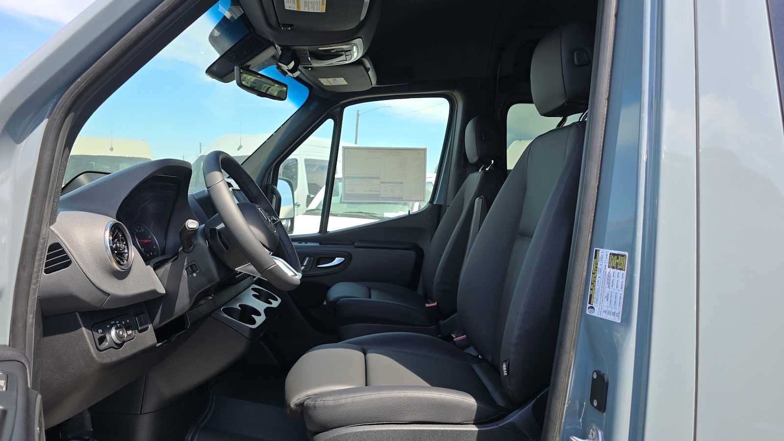2026 Mercedes-Benz Sprinter 2500 Standard Roof I4 Diesel HO 144 AWD